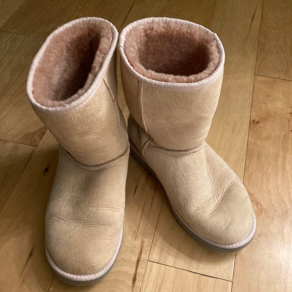Pink Uggs